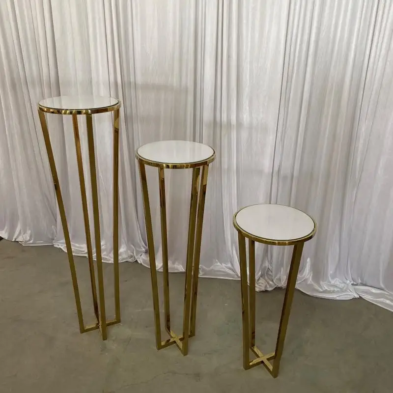 สแตนเลสสตีลบาร์สูงค็อกเทลโต๊ะขนมหวานรอบแท่นทองโลหะ Plinths สําหรับงานปาร์ตี้