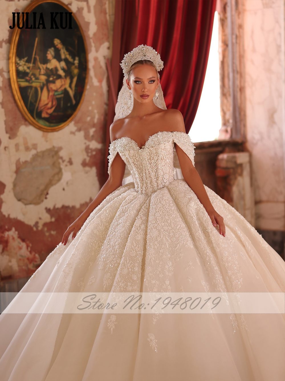 Julia Kui Maßgeschneiderte Luxus Perlen Perlen Applikationen Ballkleid Brautkleid Schulterfrei Kurze Ärmel Schatz Braut Kleider