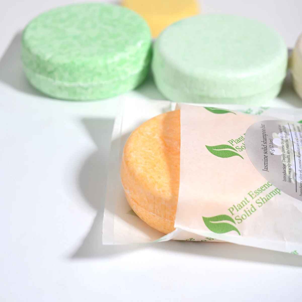 สบู่แชมพูน้ํามันหอมระเหย Tea Tree สําหรับการทําความสะอาดอย่างล้ําลึกและการดูแลเส้นผม สบู่น้ํามันหอมระเหยแฮนด์เมดฟรีซิลิโคนและปลอดสารตกค้าง