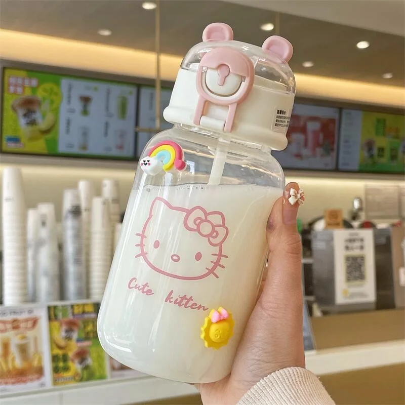 Sanrio อะนิเมะโปร่งใสถ้วยฟาง Hello Kitty Pochacco 500ML การ์ตูนถ้วยน้ําพลาสติกฟางดื่มนักเรียนแบบพกพา