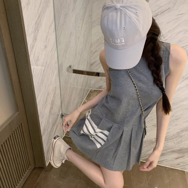 Fashion Kualitas Tinggi Wanita Gaun Rok One-Piece Rajut Kasual Ramping Gaya Perguruan Tinggi Berlipat Abu-abu Pesta Klub Malam