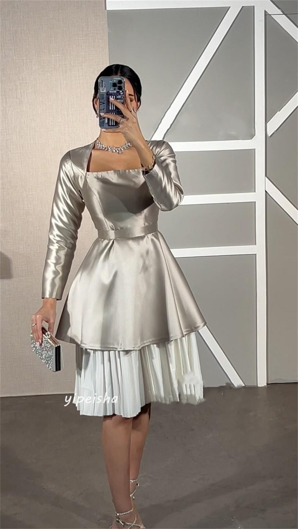 ที่กําหนดเอง Jiayigong s Draped จีบหมั้น A-Line สแควร์ Bespoke โอกาสชุดเข่าความยาวชุดซาอุดีอาระเบีย