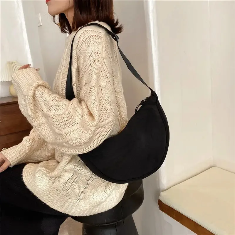 Borsa da petto in tinta unita per uomo e donna per borsa a tracolla da viaggio di grande capacità Borsa a mezzaluna femminile Borsa a tracolla riempita di cotone quotidiana