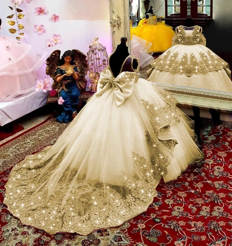 2024 ใหม่ดอกไม้สาวชุดสําหรับงานแต่งงานTulle Puffyลูกไม้ประดับด้วยลูกปัดแขนกุดกับโบว์เจ้าหญิงGownsชุดวันเกิด