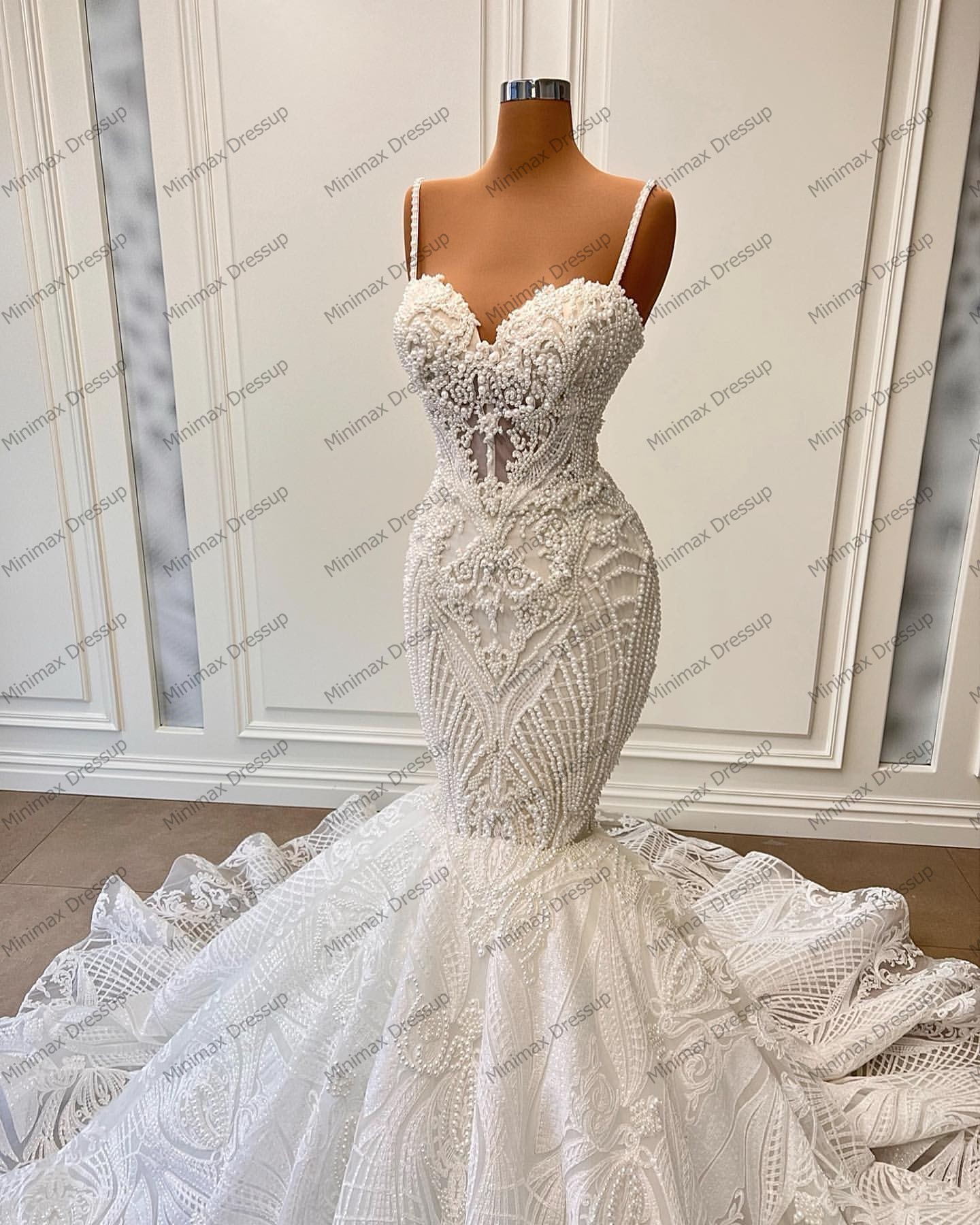 ภาพจริงประดับด้วยลูกปัดไข่มุกชุดเดรสเมอร์เมดสวยสปาเก็ตตี้ Appliques ลูกไม้ยาวชุดเจ้าสาวซิปด้านหลังงานแต่งงาน Go