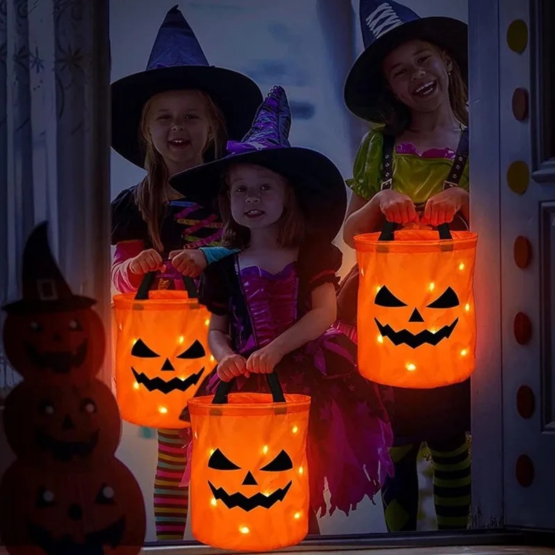 Balde de truque ou deleite com luz led, decoração de halloween com sacos de doces de abóbora dobráveis, cesta de presente para festa de ação de graças