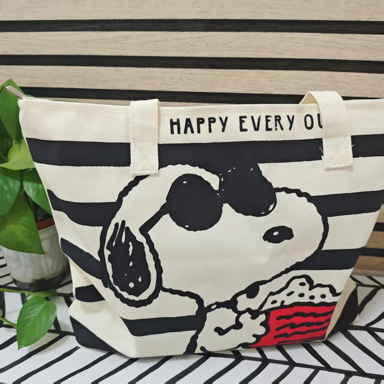 1 bolso de mano con estampado bonito de MINISO Snoopy, bolso de hombro, bolso escolar para estudiantes, bolso de mano, bolso de cambio, bolso de compras