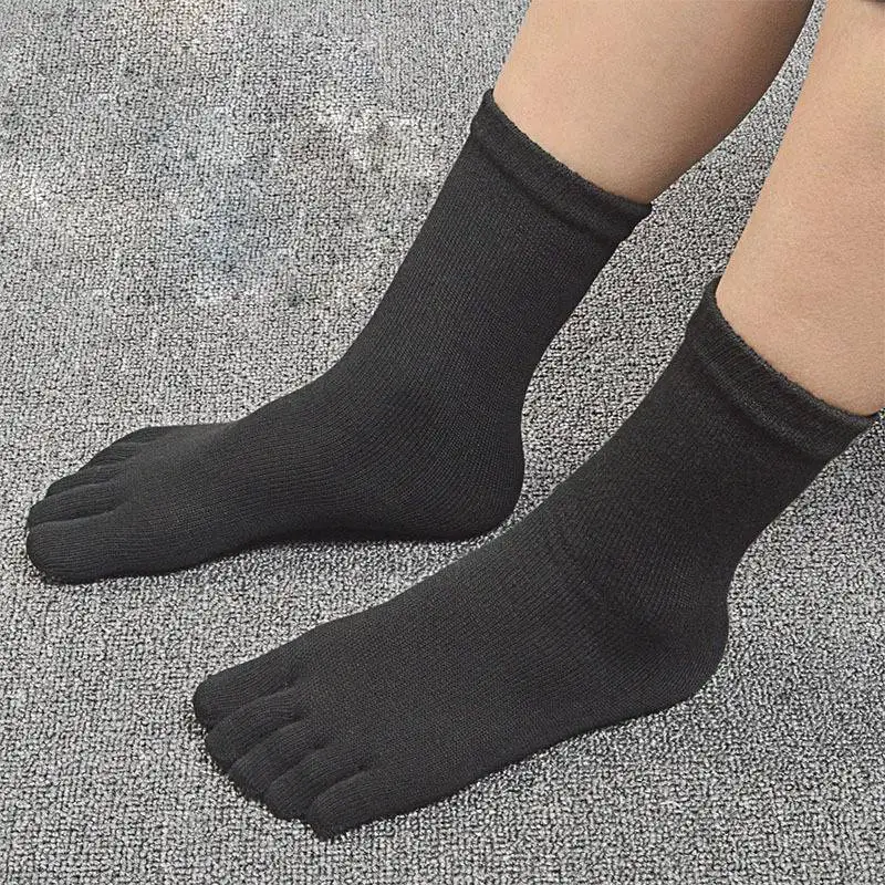 10 Uds = 5 pares de calcetines cómodos de cinco dedos para hombre, calcetines de algodón con punta Tabi, calcetines deportivos transpirables para correr, calcetines largos blancos y negros