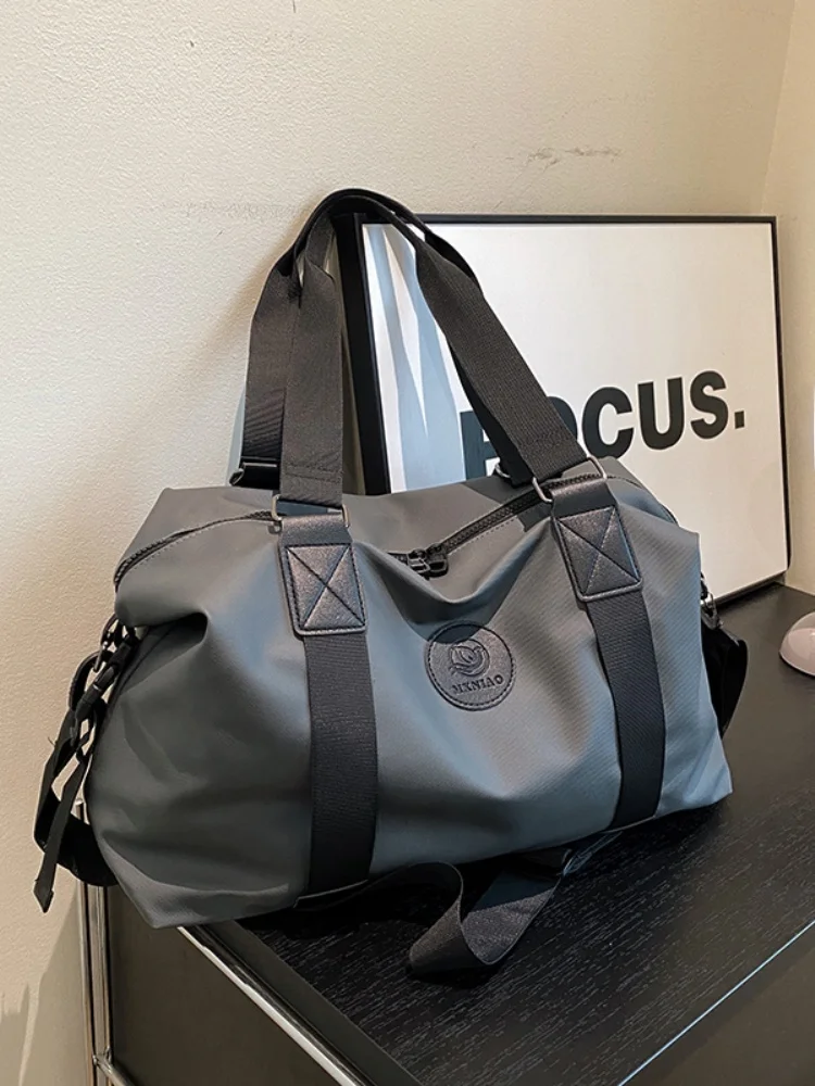 ポータブル短期旅行荷物バッグ大容量フィットネストレーニングハンドバッグメンズ多機能シングルショルダークロスボディバッグ