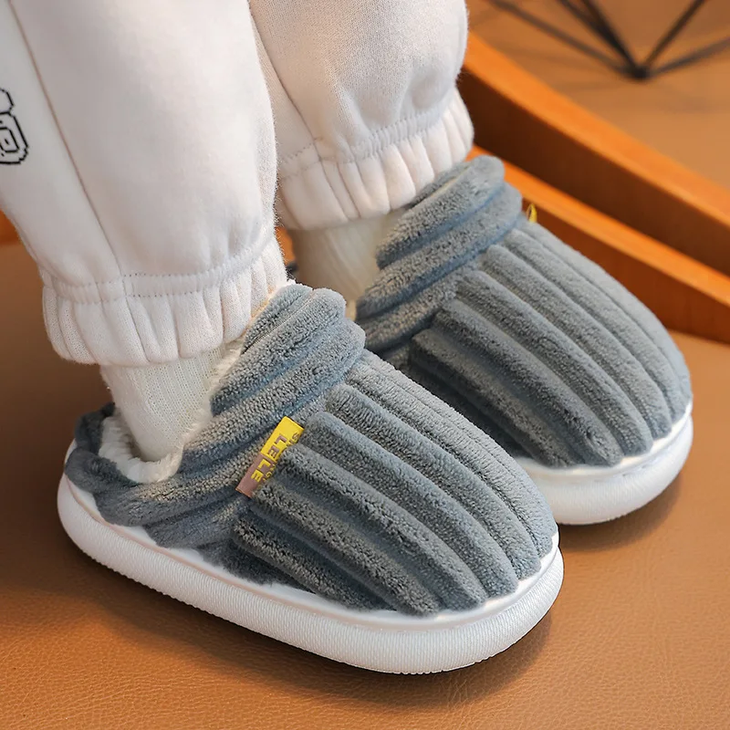 Winterkatoenen kinderpantoffels voor jongens en meisjes, antislip en warme tassen, en ouder-kind pluizig en pluche babykatoen