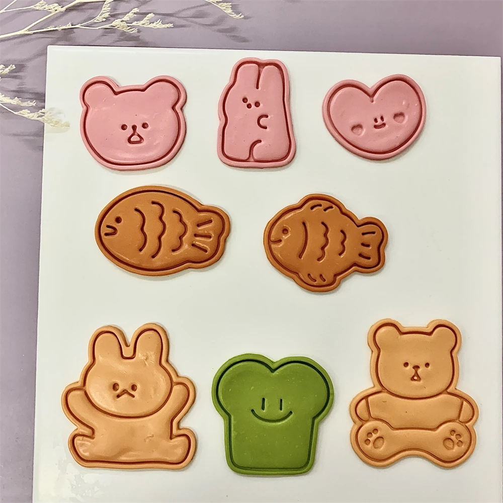 Cute Animal Cookie Embossing Stamp Fish Bear Rabbit Cake Mold Love Heart Shaped Cartoon Biscuit Mold Baking Biscuit Cutters