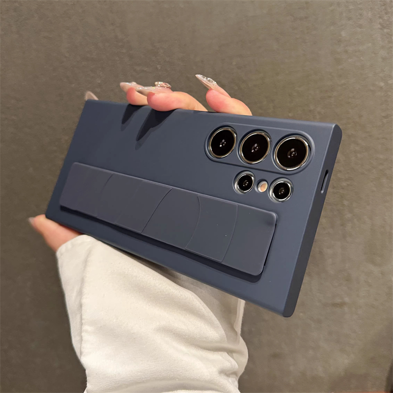 Funda de lujo ultrafina de silicona elástica mate con correa para la muñeca a prueba de golpes para Samsung S25 S24 S23 Ultra S25 Plus PC cubierta transparente dura
