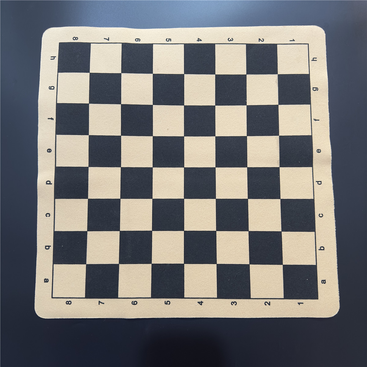 Schachbrett 34 cm/13,39 Zoll und 43 cm/16,93 Zoll faltbares Leder-Flanell-Schachspiel oder faltbares Dame-Spiel, tragbares Brett