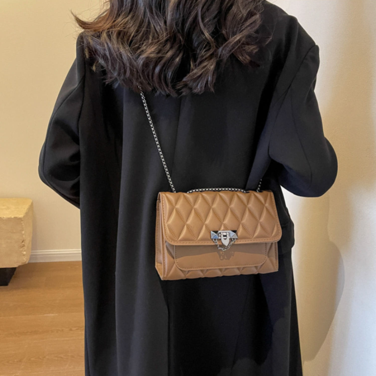 Bolsa crossbody acolchoada com corrente, bolsa de ombro quadrada vintage