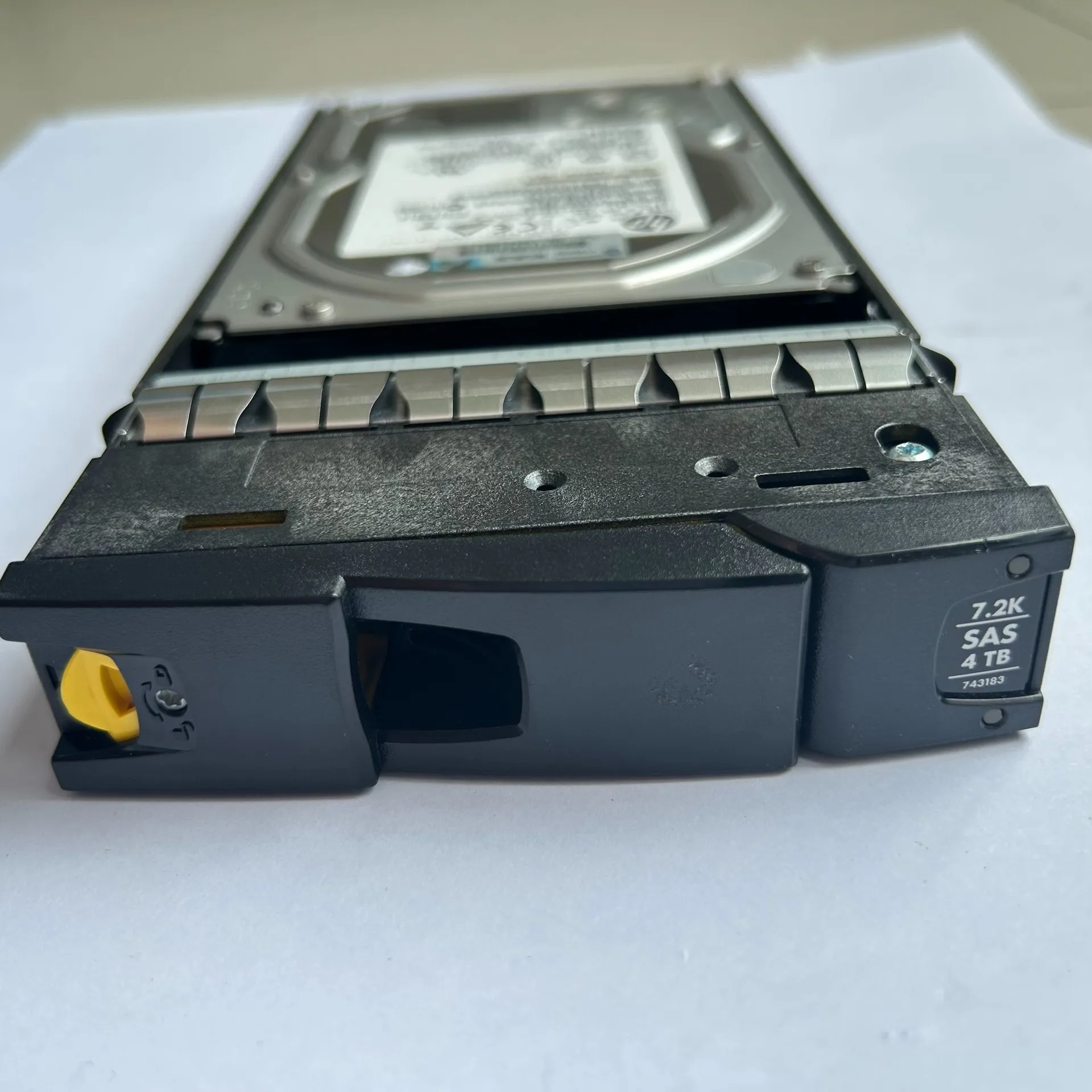 Известный бренд 3PAR 4T SAS 743183-001