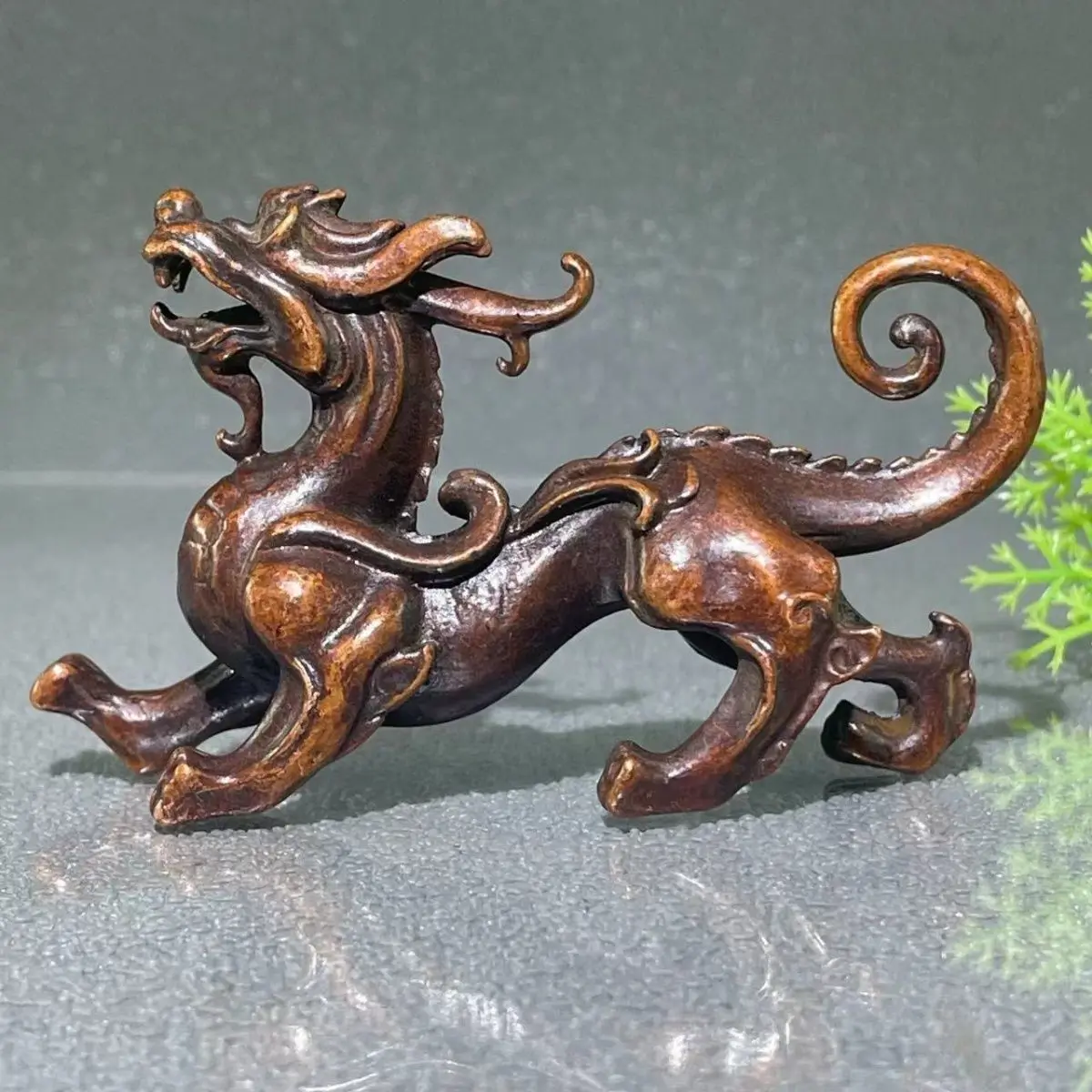 Patung Unicorn logam Cina, patung Pixiu Retro ornamen Feng Shui keberuntungan cocok untuk aksesoris dekorasi meja rumah