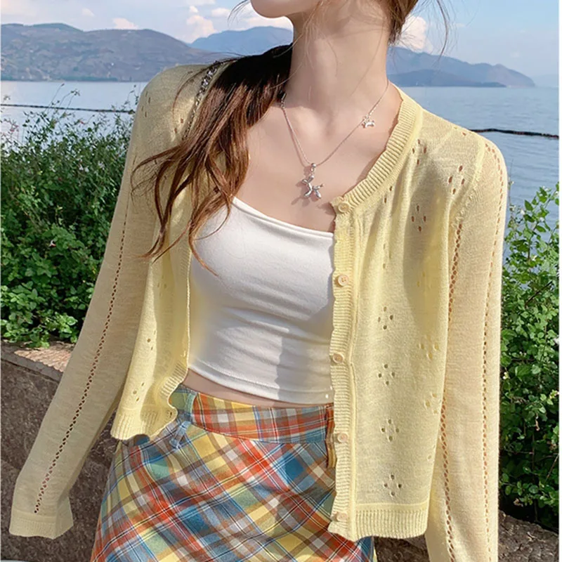Grau Strickjacke Dünne Tops Frauen Sommer Aushöhlen Langarm Taste Sonne Geschützt Koreanischen Stil Kurze Strickwaren Tops Weibliche