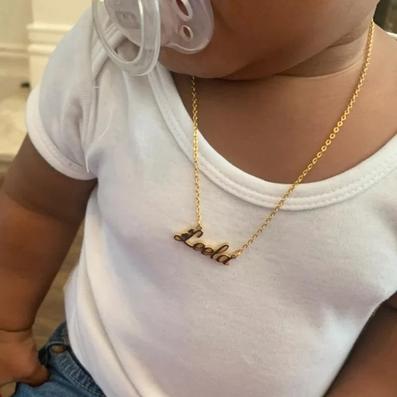 Vnox Collares con nombre personalizado para niñas y niños, gargantillas con placa con nombre personalizada de acero inoxidable para bebé, joyería de regalo