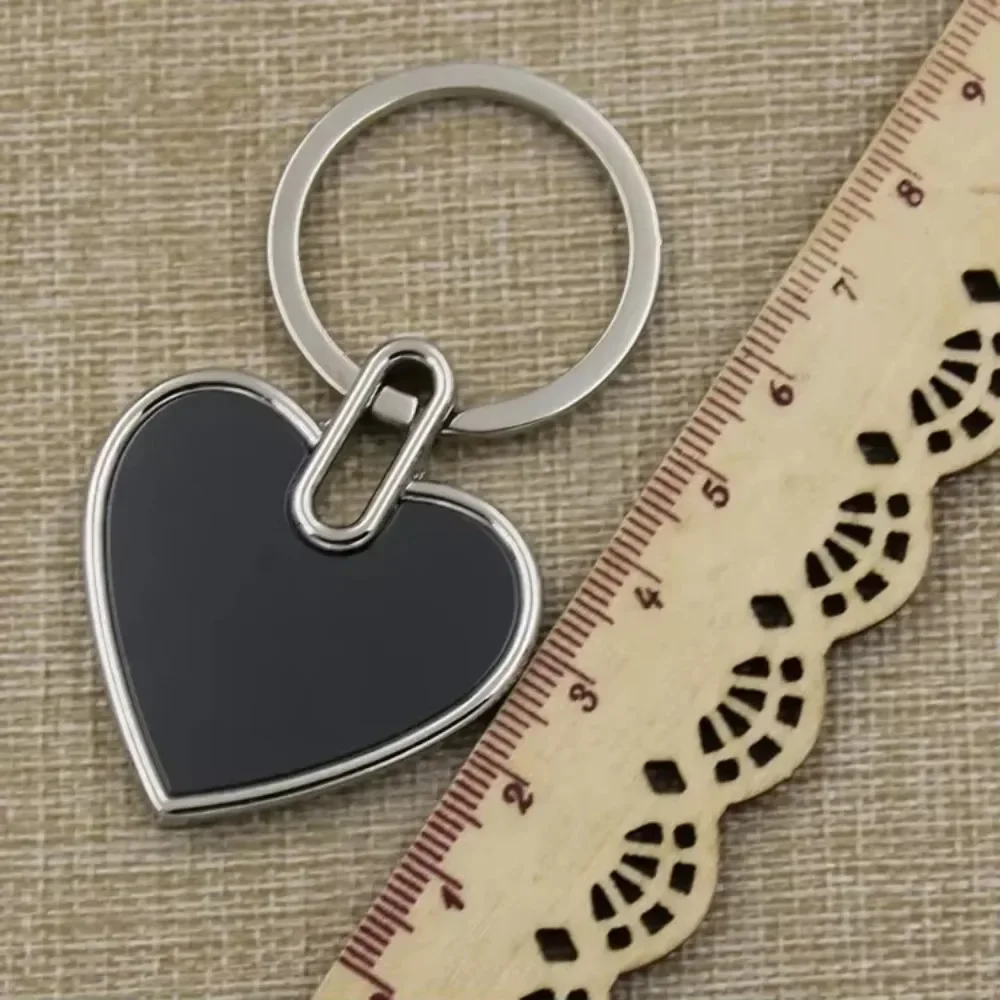 แกะสลักที่กําหนดเองชื่อโลโก้พวงกุญแจโลหะส่วนบุคคลพวงกุญแจ Key CHAIN แผ่นเลเซอร์เครื่องหมายกระจกสีดําของขวัญส่งเสริมการขาย