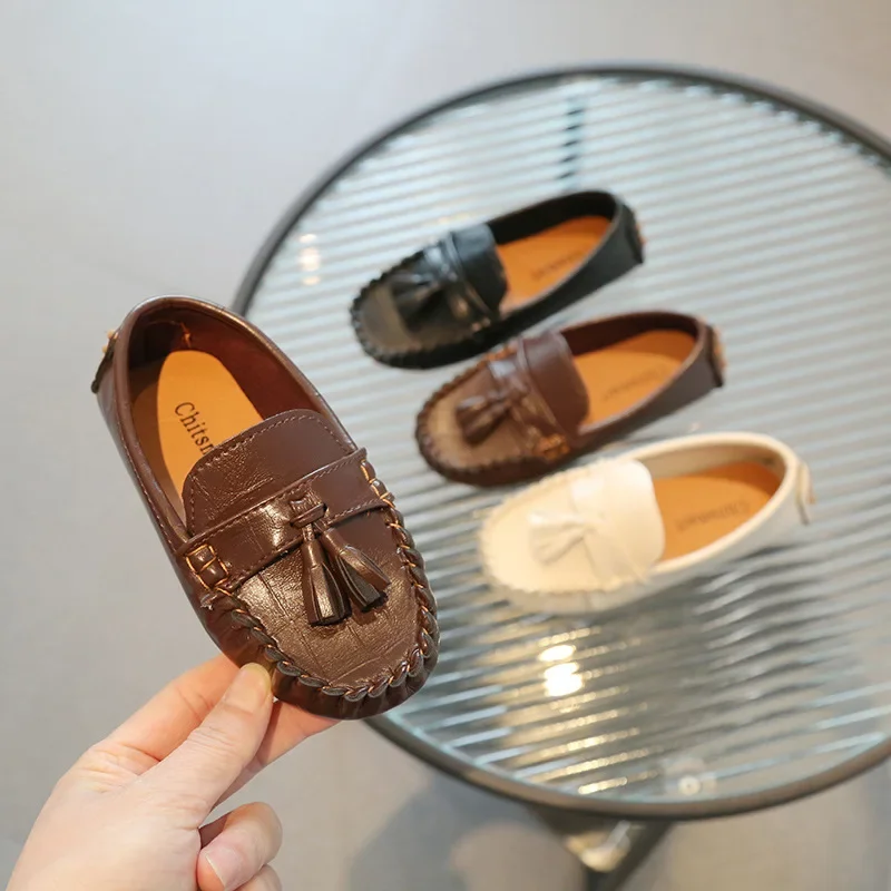 Kinder Mokassin Schuhe Jungen Wohnungen Müßiggänger Nicht-slip Quasten Nette Kinder Casual Leder Schuhe Weiche Slip-on Plissee einfarbig 2023