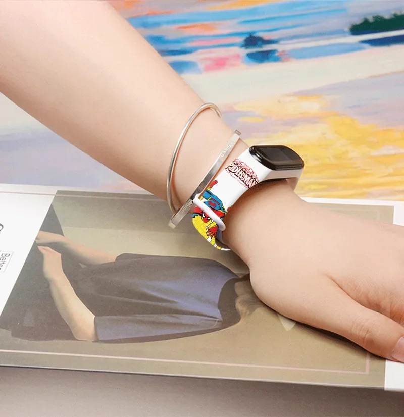 Disney frozen Spiderman Iron Man Hulk เด็กอะนิเมะกำไลข้อมือการ์ตูน LED สัมผัสของขวัญของเล่นนักเรียน