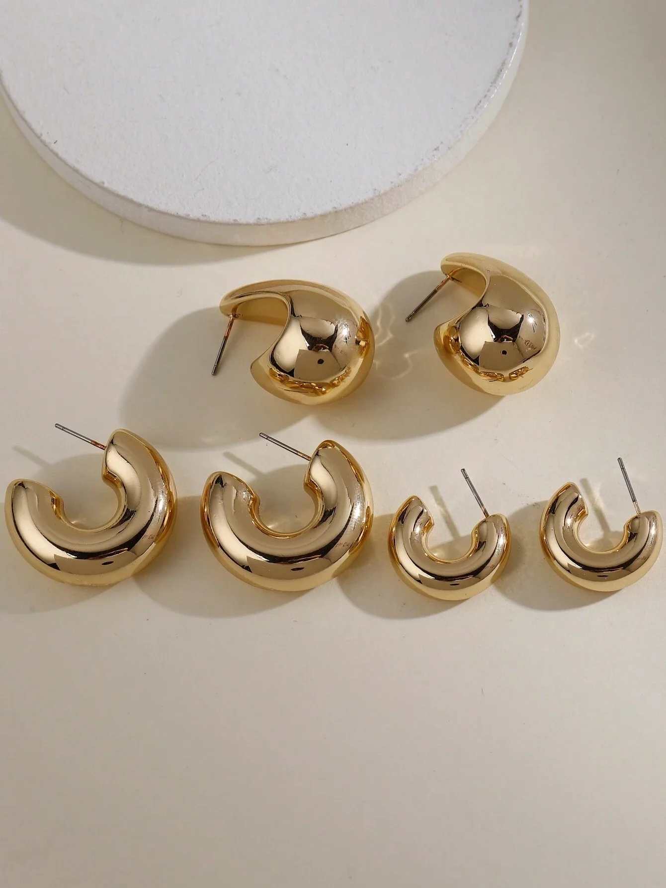 12 ชิ้น/เซ็ตแฟชั่นคลาสสิกTwist Cรูปร่างTear Drop Designผู้หญิงทอง-สีต่างหูสําหรับทุกวันที่ทํางานและชุดปาร์ตี้ 2024