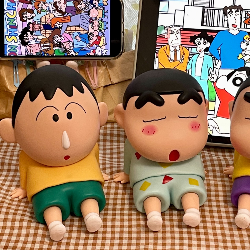 Crayon Shin-chan Boochan Supporto per telefono cellulare per cartoni animati Decorazione creativa per il desktop Giocattoli Ornamento carino Regali di festa per ragazze dei ragazzi