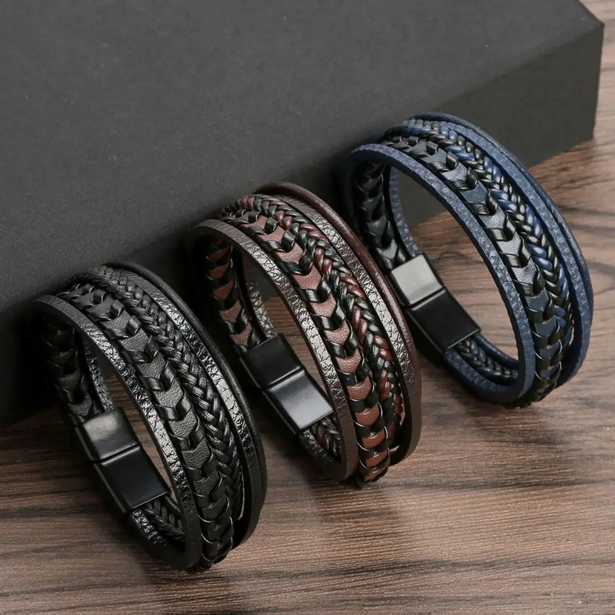 Bracciale in corda di cuoio multistrato da uomo con gioielli di moda Bracciale in corda di cuoio Bracciale con fibbia magnetica