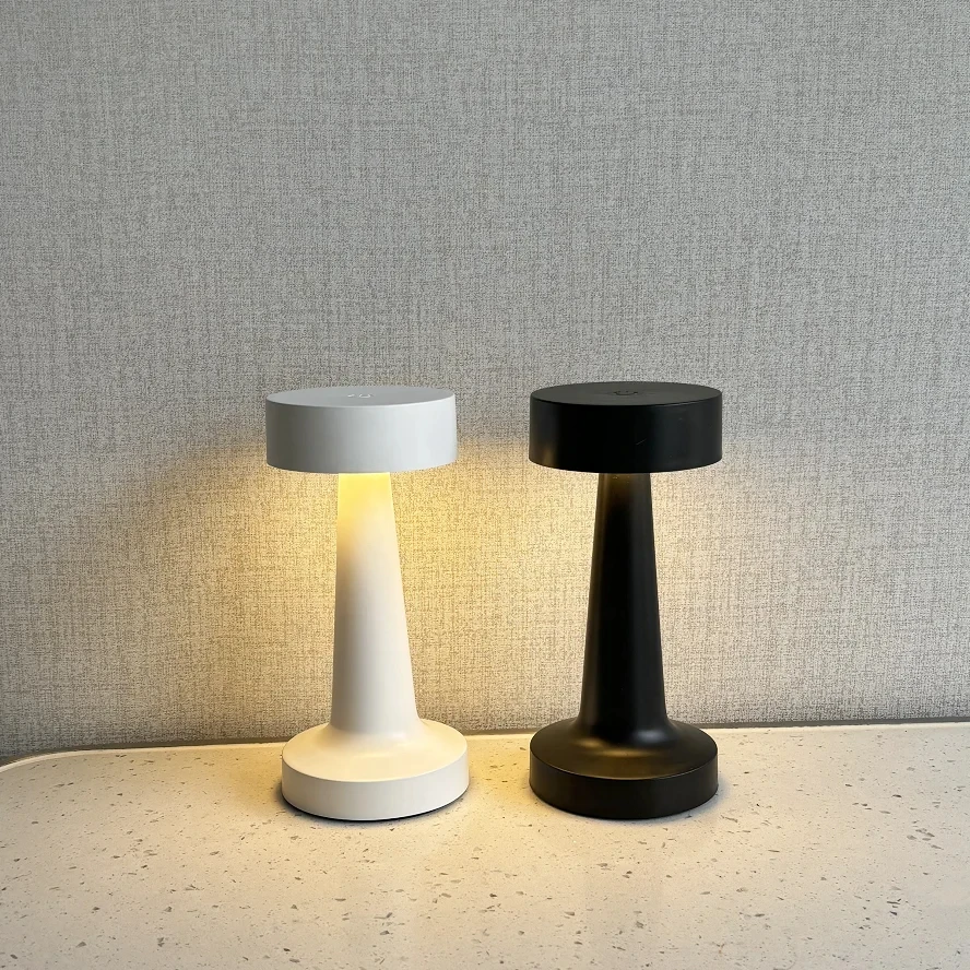 Lampada da scrivania touch ricaricabile tramite USB Lampada da tavolo decorativa a LED da comodino senza fili Ristorante Coffee Bar Illuminazione per l'atmosfera domestica Luce notturna