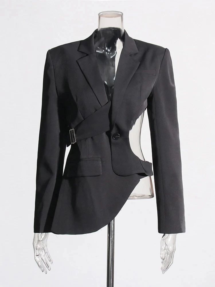 TWOTWINSTYLE Aushöhlen Backless Abnehmen Blazer Für Frauen Kerb Kragen Langarm Verstärktes Taste Unregelmäßigen Blazer Weibliche
