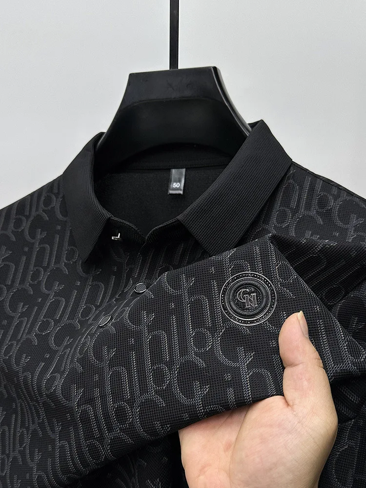 Letnia nowa wysokiej klasy jedwabna koszulka polo z krótkim rękawem dla mężczyzn luksusowa wytłoczona moda codzienna wygodny oddychający fajny top