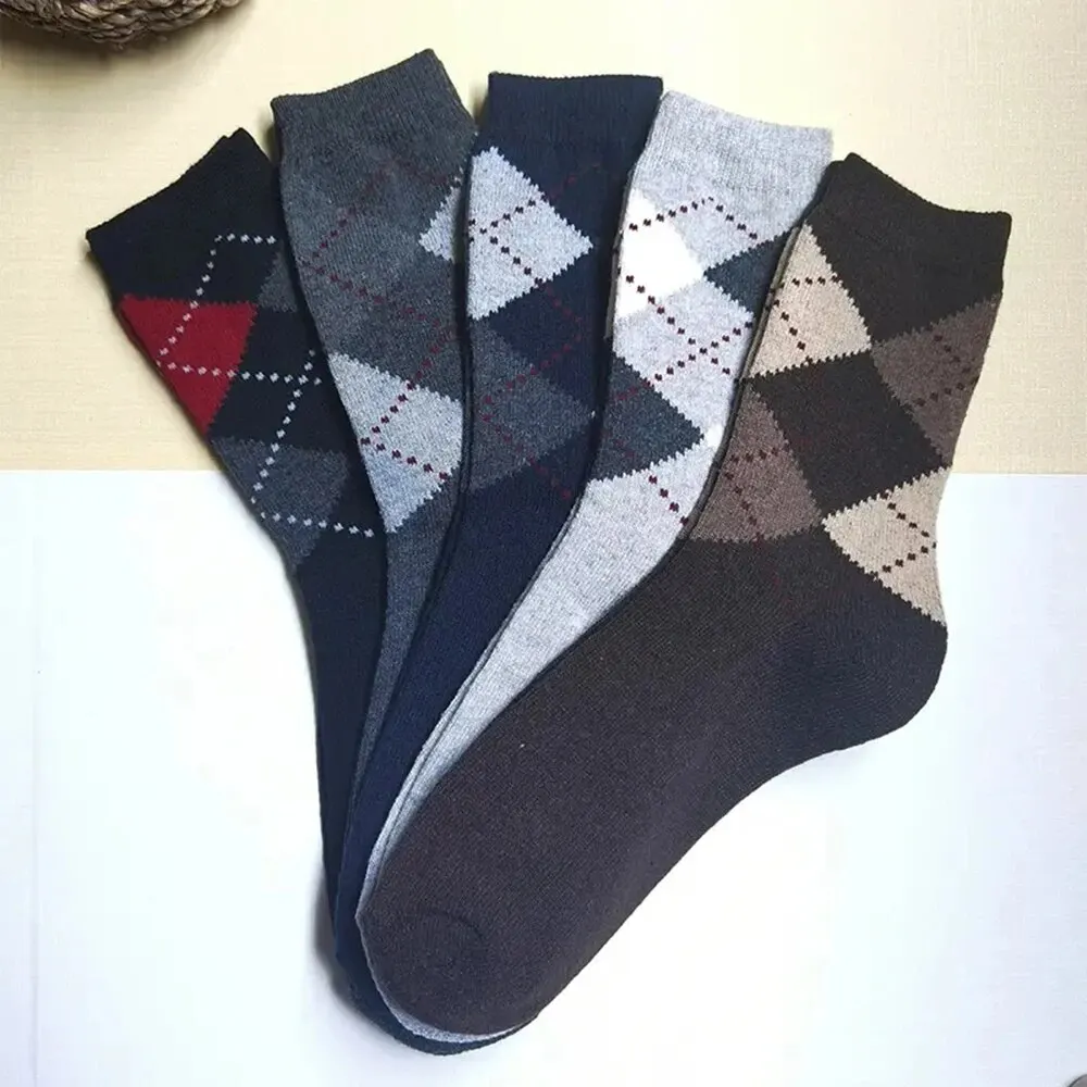 5 pares masculino emenda diamante padrões meias de lã quente inverno meados de comprimento meias espessamento macio resistente ao frio botas masculinas meias