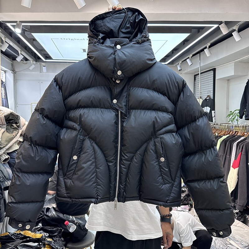 Chaqueta de invierno con capucha engrosada