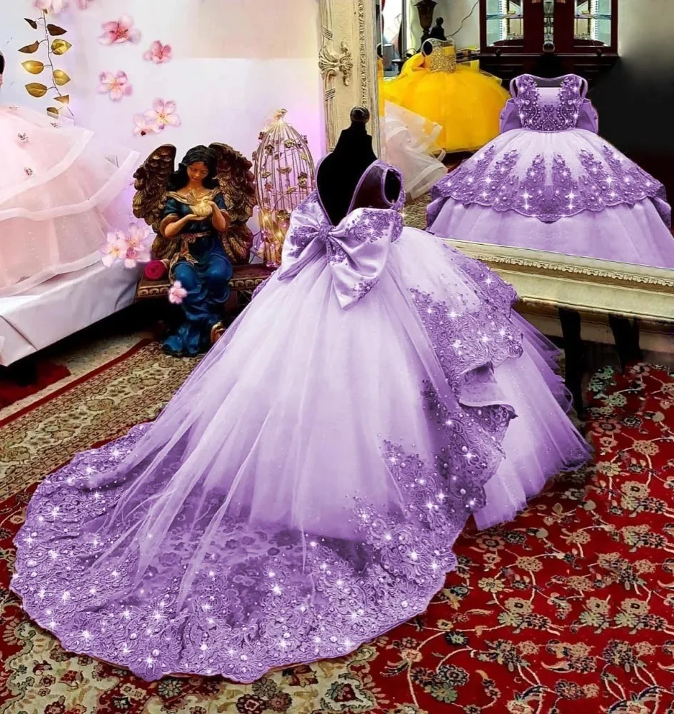 2024 ใหม่ดอกไม้สาวชุดสําหรับงานแต่งงานTulle Puffyลูกไม้ประดับด้วยลูกปัดแขนกุดกับโบว์เจ้าหญิงGownsชุดวันเกิด
