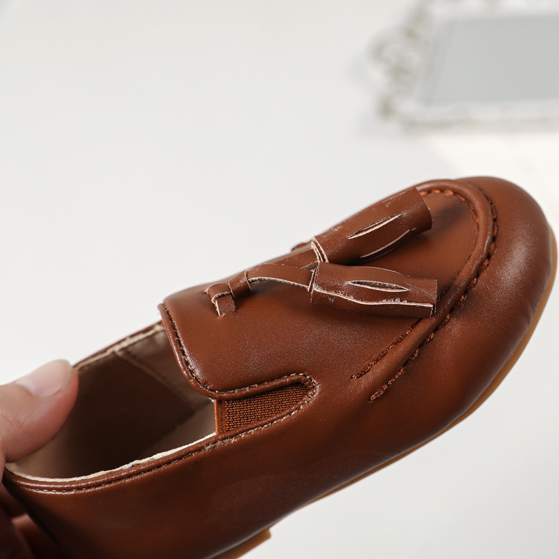 เช่นเด็กใหม่รองเท้าเด็กพู่รองเท้าเด็กทารกแฟชั่นแบรนด์ MOCCASIN เด็กวัยหัดเดินสีน้ําตาลรองเท้าไม่มีส้นทารกรองเท้าสาวนุ่ม Mary Jane