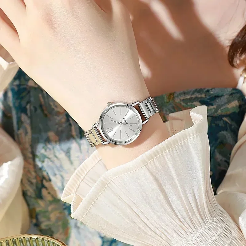 Women's quartz watch heart bracelet set silver simple and stylish fashion gift