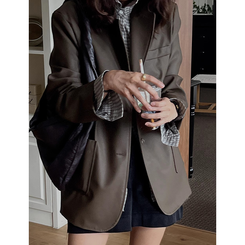 シックな秋冬ショート Pu レザージャケット女性のルーズフィット長袖スーツの襟コート大きなポケットファッショナブルなアウター