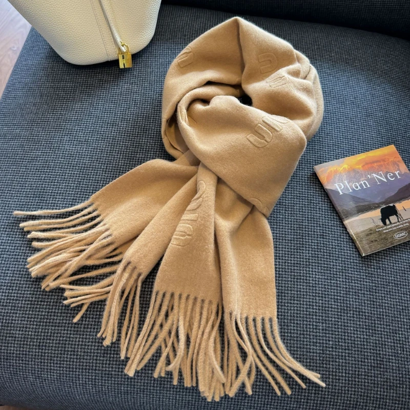 Bufanda de lana de 100% de alta calidad para mujer, bufanda de Cachemira clásica Simple de Color sólido para otoño e invierno, nuevo tipo, chal cálido versátil