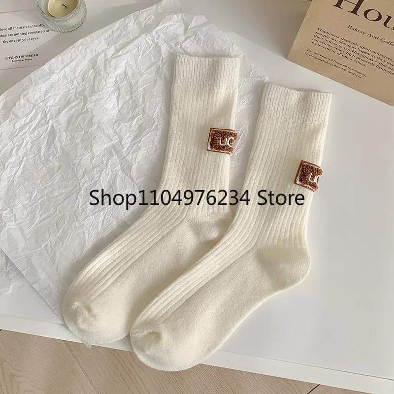 UGCWinter Cozy Thickened Pile Socks Mid Calf Length Casual Cotton Soft Keep Warm Knitted Snow Boot Footwear Letter Print Hosiery