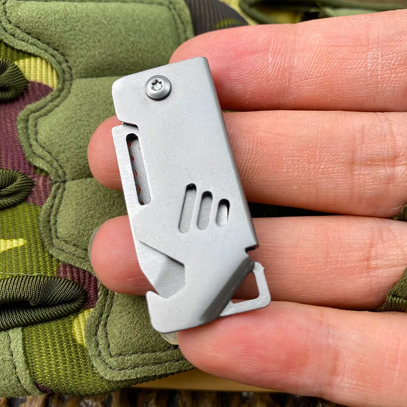 MINI มีดพับกลางแจ้ง D2 เหล็กแบบพกพาที่เปิดขวด SHARP ตัดเครื่องมือแขวนความแข็งสูงมีด Camping Survival TOOL