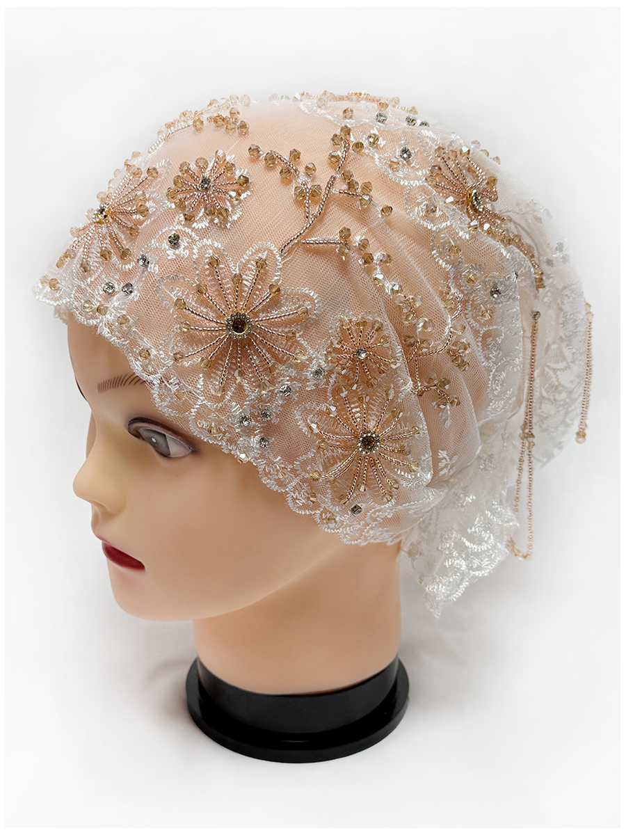 Het hete verkoopitem van 2025, is een mesh-stofkraalbuis gecombineerd met een geborduurde hoed van acryldiamantdraad voor Arabische Dubai-vrouwen