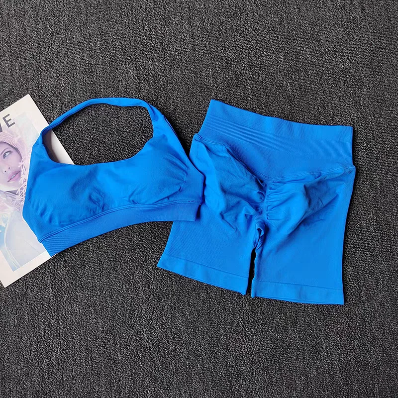 2 個ヨガスーツ女性のためのシームレスなフィットネスジム服ホルタースポーツブラマッチングインパクトショーツワークアウトセットジムセット衣装