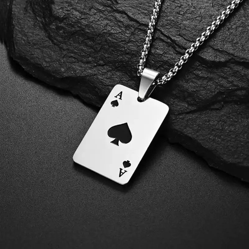 สร้อยคอหัวใจ Spades การ์ดประกาศสไตล์ฮิปฮอป 2 ชิ้นใหม่ปี 2025 เหมาะสําหรับทั้งชายและหญิงที่สวมใส่ มันคือเพนด้า