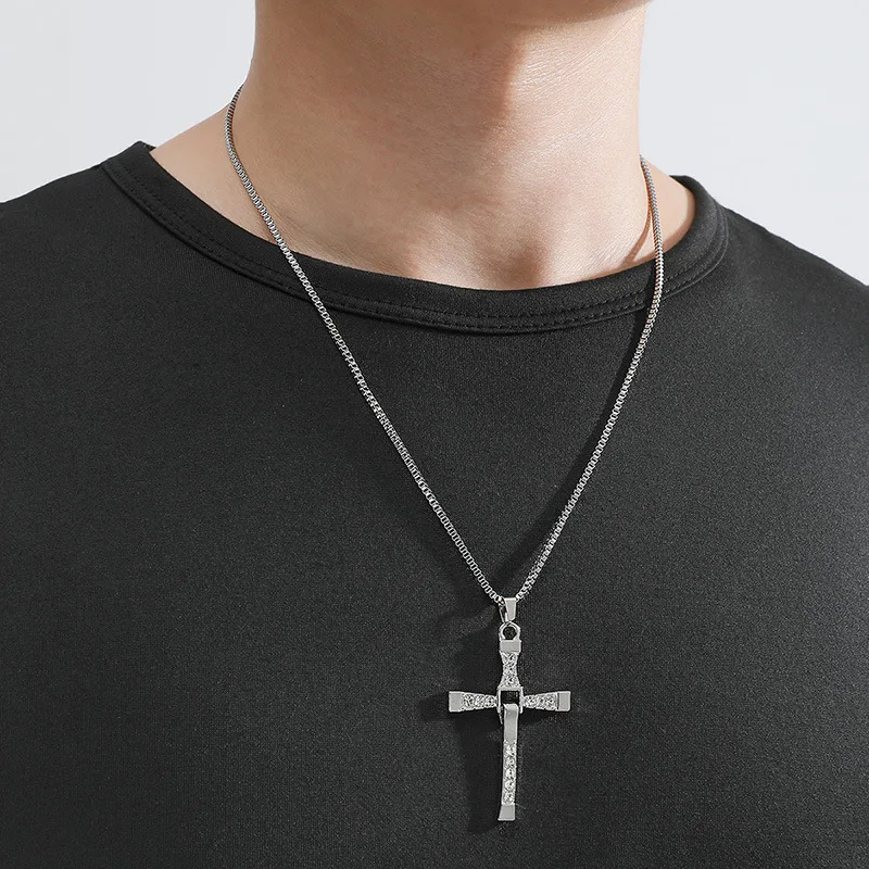 Dominic Toretto O Velozes e Furiosos Celebridade Vin Diesel Item Cristal Jesus Homens Cruz Pingente Colar Presente Jóias