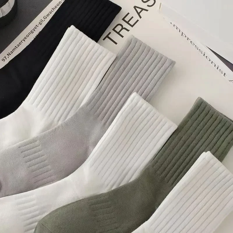 1/5 paia di calzini da uomo in cotone addensato calzini lunghi con fondo solido calzini sportivi bianchi neri uomo Casual Harajuku Casual basket Sox