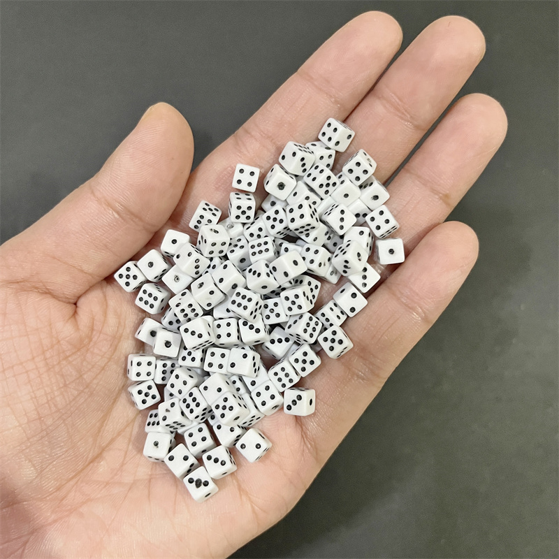 100Pcs 5*5*5mm Mini D6 Acrylic Gaming Dice Solid Cube Set Standard Six Sided for Board Game Accessories