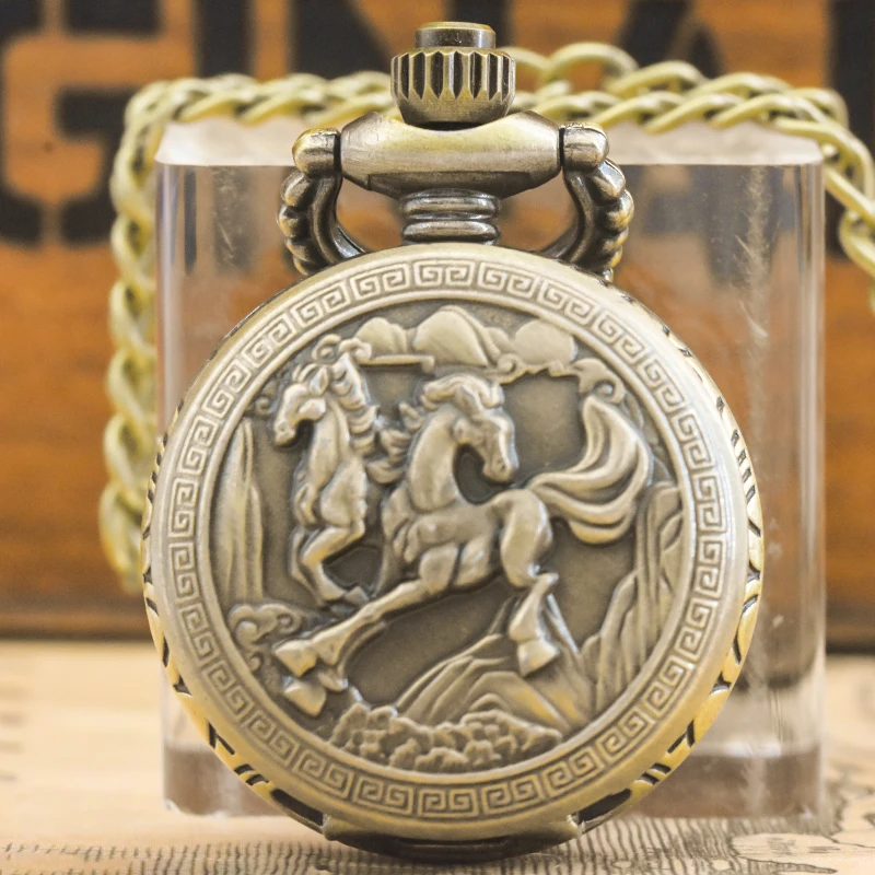 Kleine Vintage Bronze Steampunk Steed geschnitzte Trompete Quarz Taschenuhr Halskette Anhänger Uhr Kette Männer Frauen Kette Geschenk