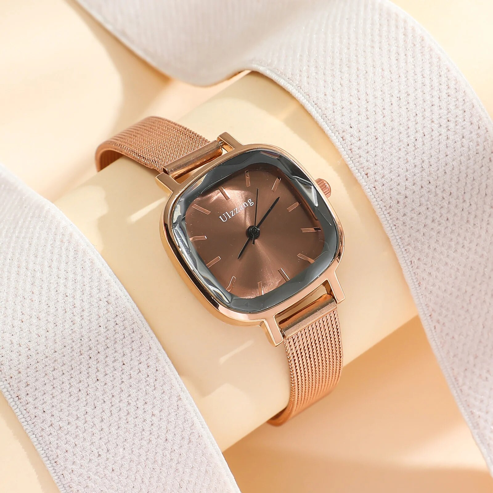 Montre à quartz avec bracelet en maille pour femme, petit cadran, mode