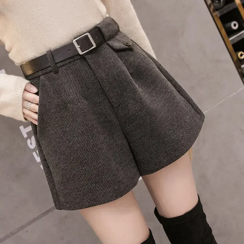 2024 neue Damen-Wollshorts, A-Linie, lockere, hoch taillierte, lässige, dicke Stiefelhose für Herbst und Winter, bequemer Bootcut-Schwarz