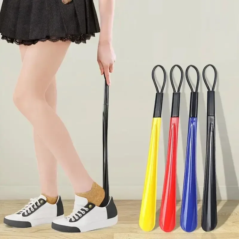Calzascarpe extra lunghe Calzascarpe in plastica nera a forma di cucchiaio Calzascarpe Sollevatore di scarpe Flessibile Sollevatore di scarpe Accessorio per scarpe